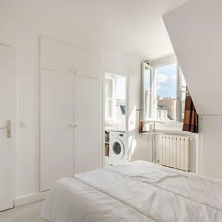 Apartment Parisian In The 16th Paris
