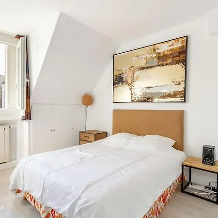 Apartment Parisian In The 16th *