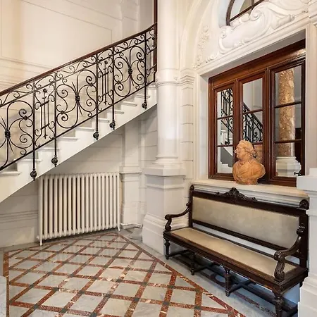 Parisian In The 16th Apartment *
